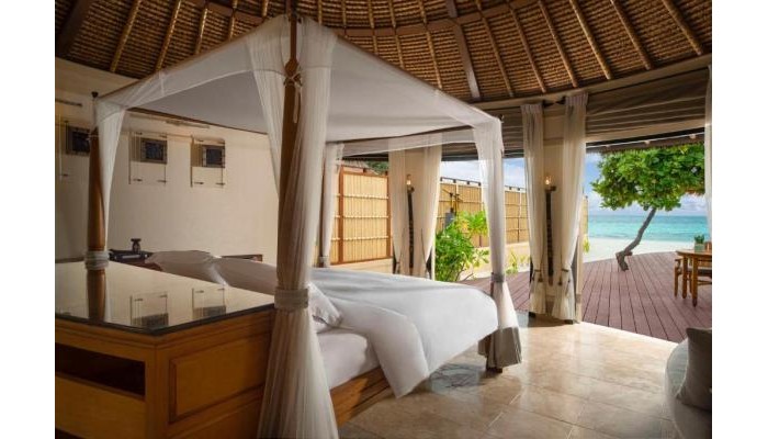 Hotel Banyan Tree Maldives Vabbinfaru poza 5