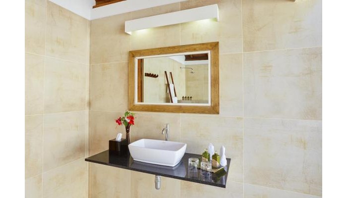 Innahura Maldives Resort poza 16