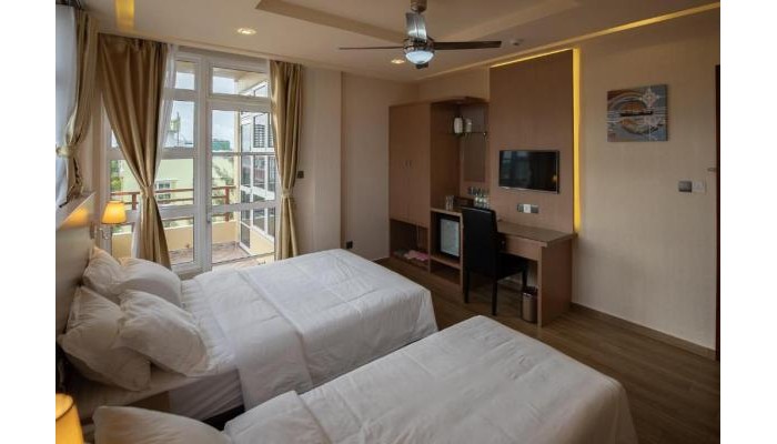 Hotel Three Inn poza 8