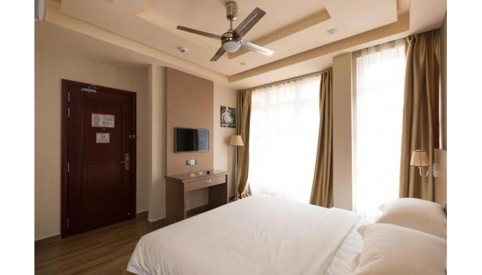 Hotel Three Inn poza 4